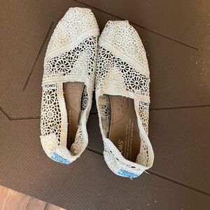 Toms White Crocheted shoe- size 6.5
